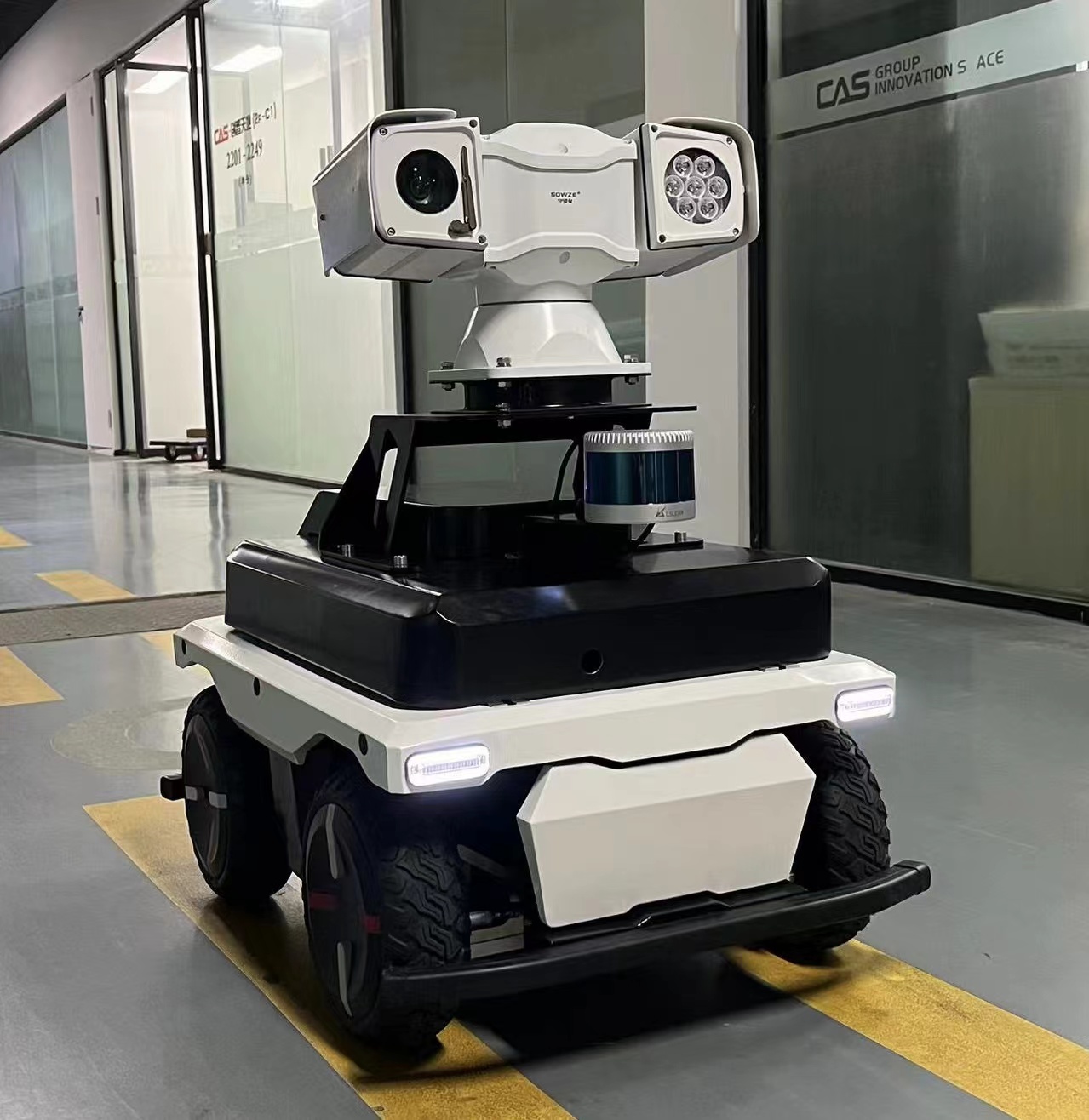 Electric 4 Wheeled UGV Platfor - đánh giá và giá Robot Chassis